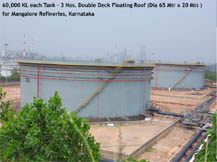Double-deck floating-roof storage tanks
